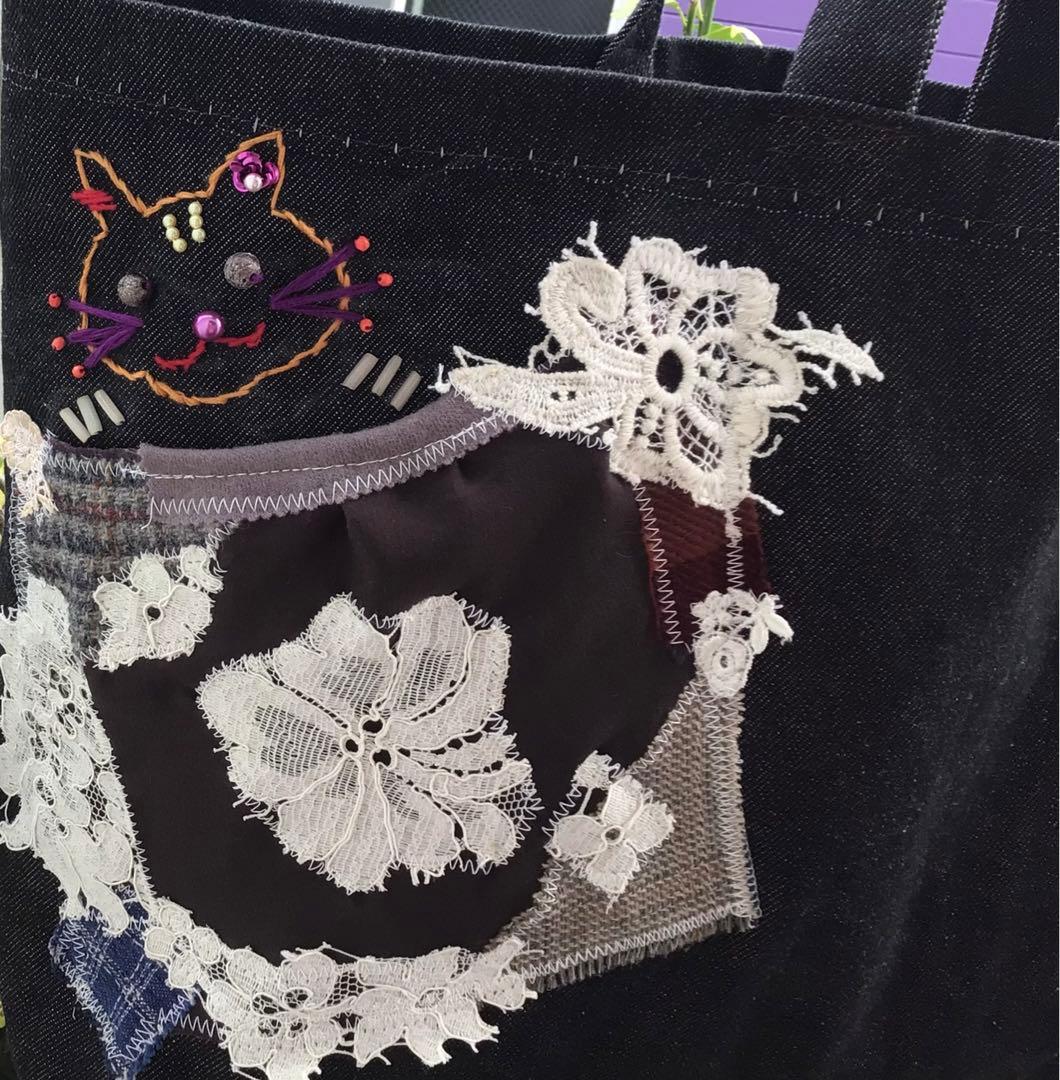 手作り　猫トートバック　デニム　黒　猫手刺繍　猫　虎　レースパッチ　大きめ