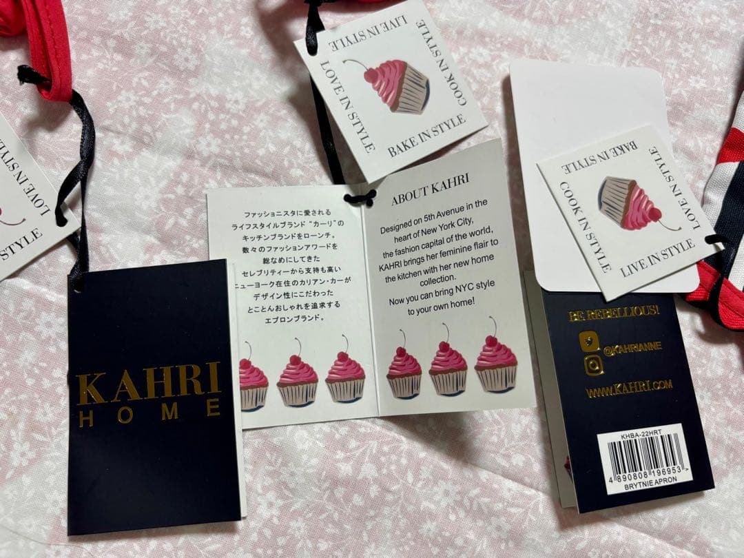 【新品・未使用 】KAHRI ハート柄 エプロン + 鍋敷き + ミトン セット
