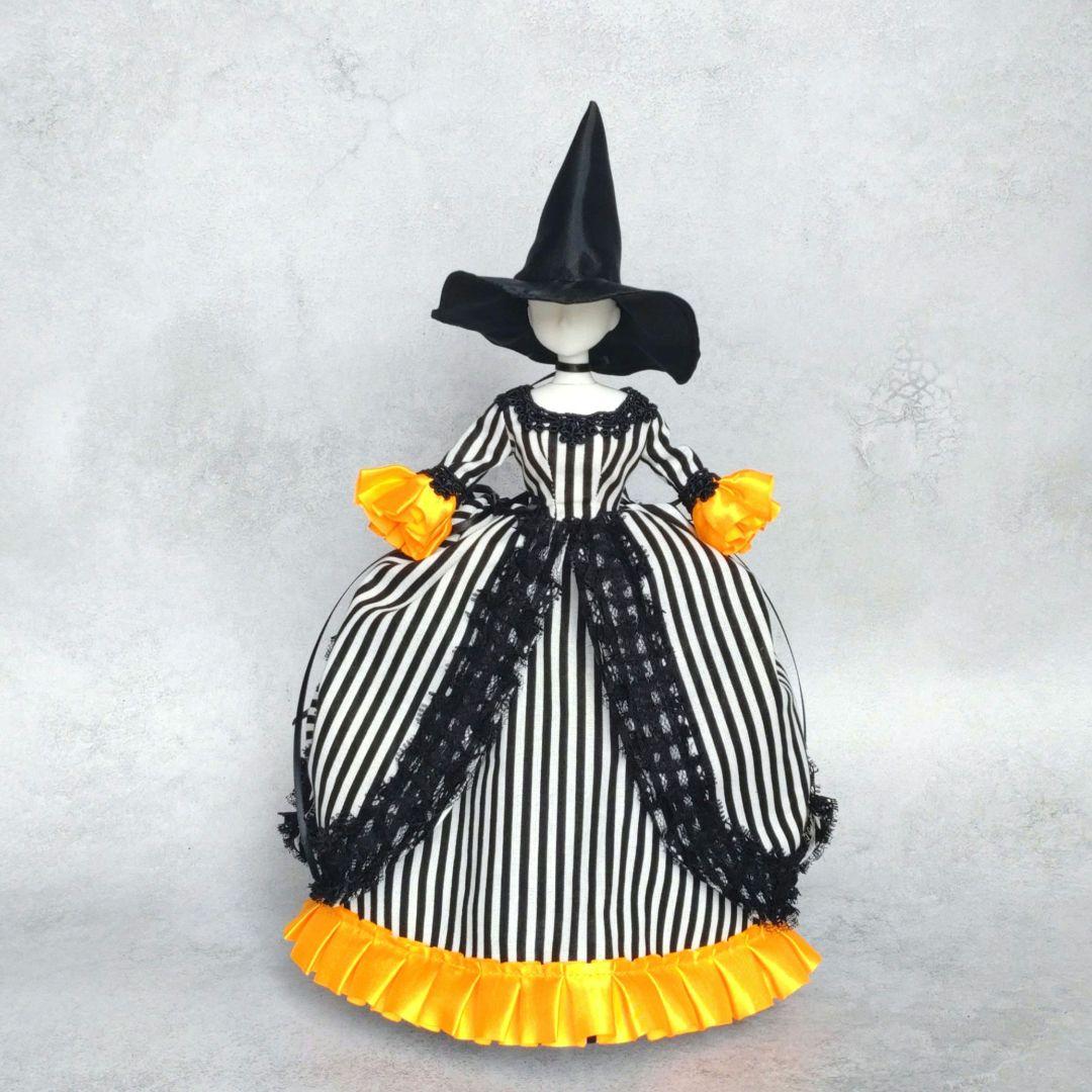 27cmドールドレス 白黒ストライプ×オレンジフリルのローブ・ア・ラ・ポロネーズ