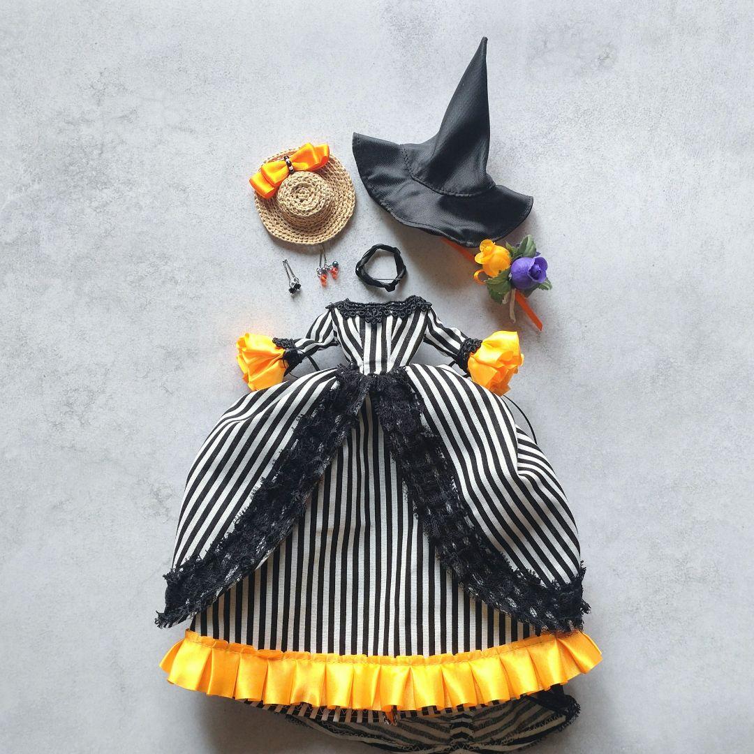 27cmドールドレス 白黒ストライプ×オレンジフリルのローブ・ア・ラ・ポロネーズ