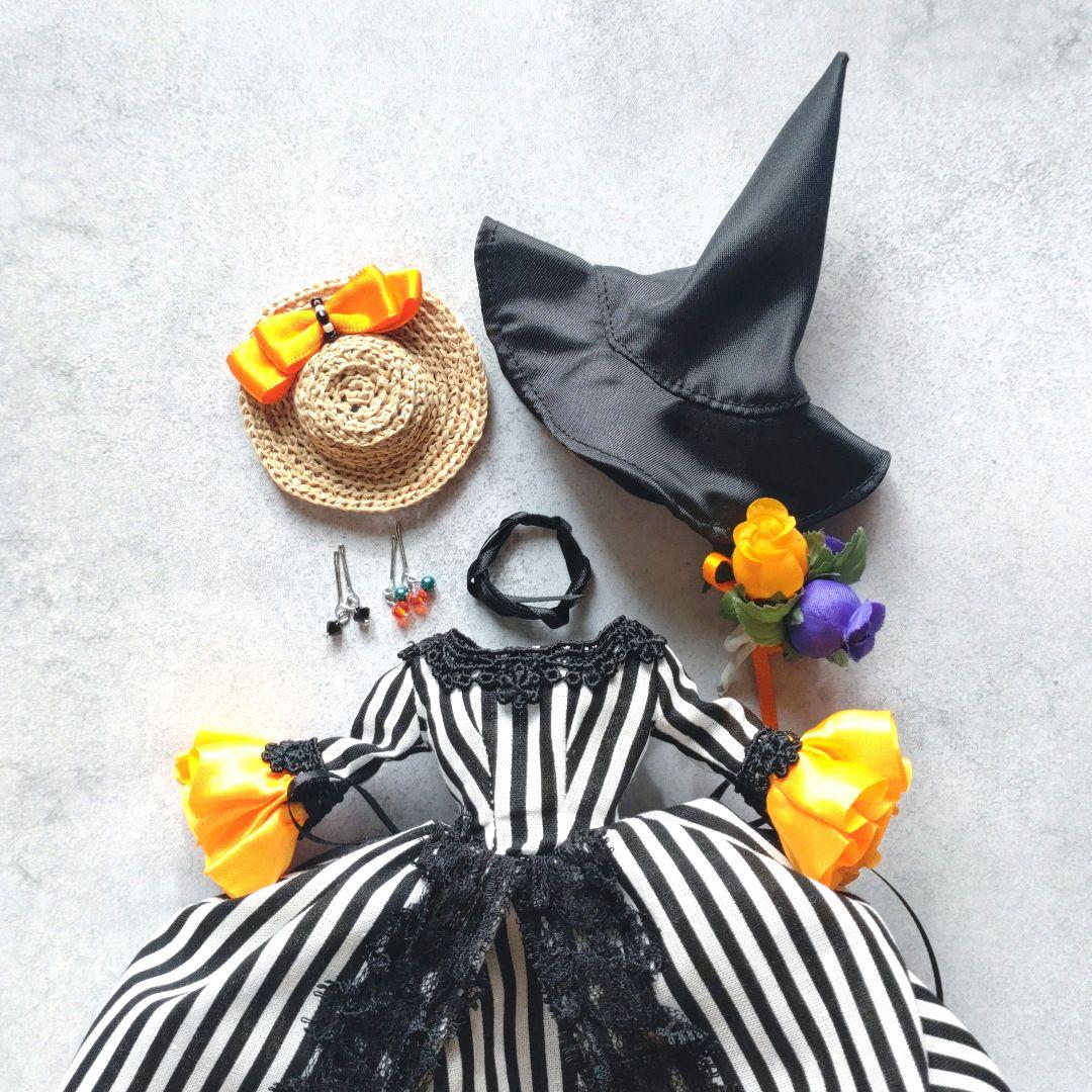 27cmドールドレス 白黒ストライプ×オレンジフリルのローブ・ア・ラ・ポロネーズ