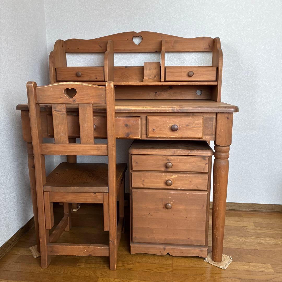 ハート型❤️カントリー調学習机