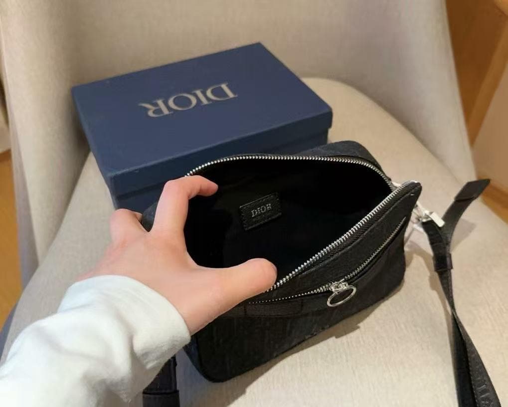 Dior ブラック ショルダーバッグ