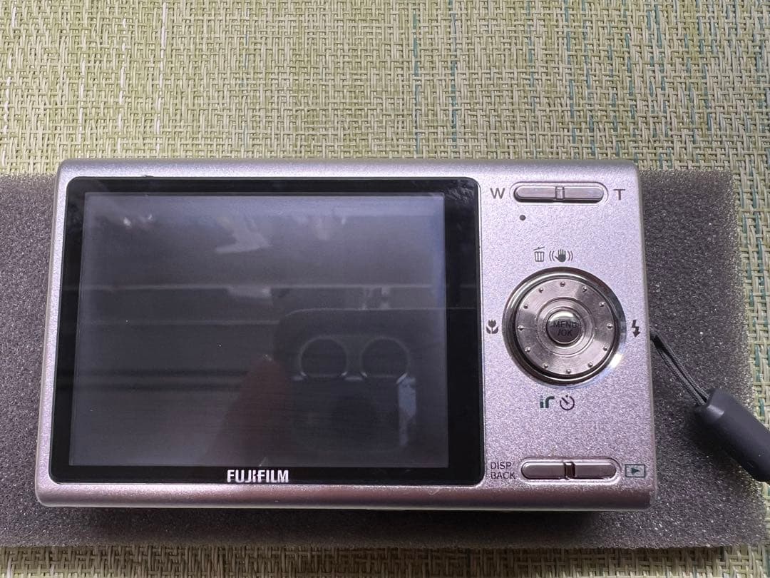 FUJIFILM FinePix Z100fd ブラック ホワイト