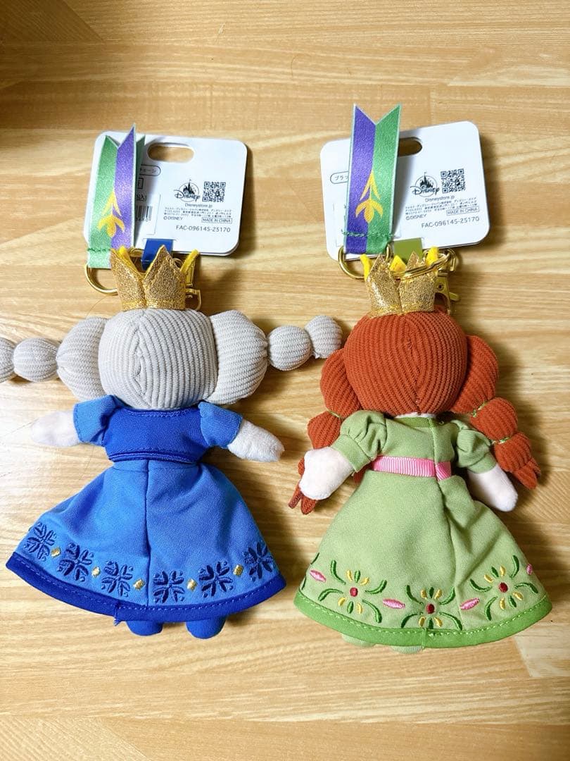 ディズニーストア　アナ雪　アナ　エルサ　ぬいぐるみキーホルダー