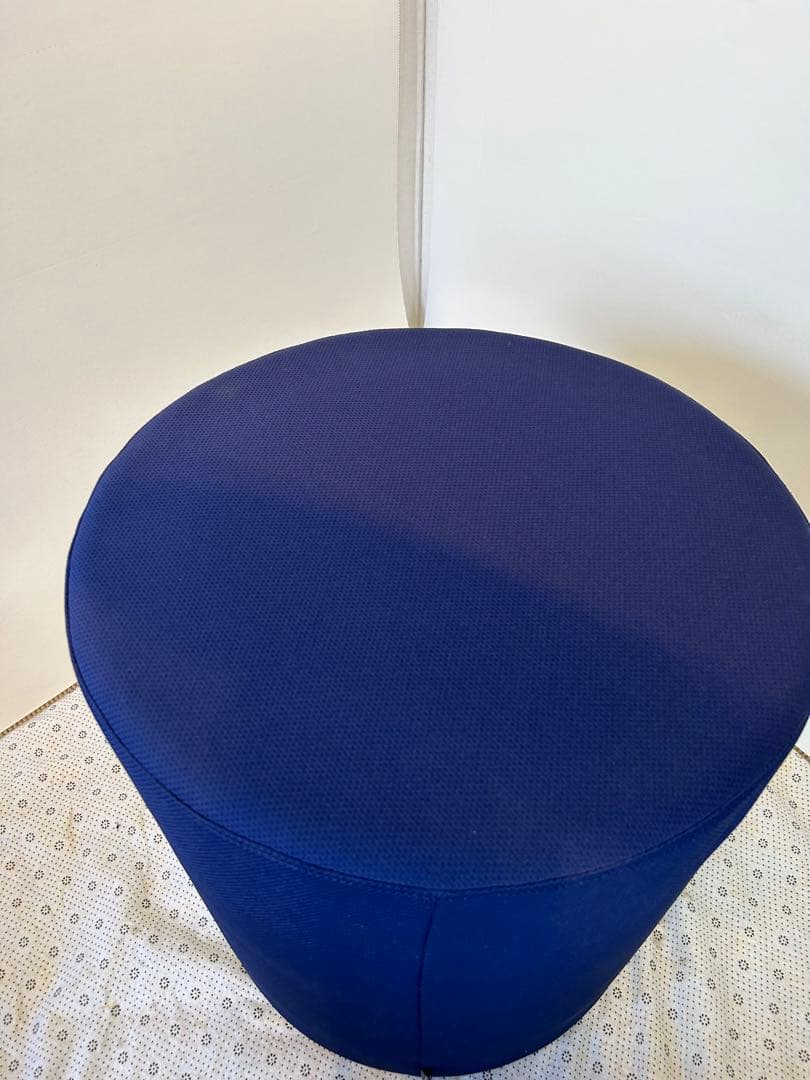 オカムラ スツール ②