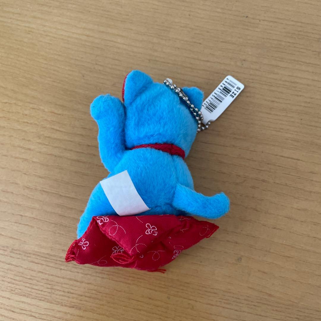 ディズニーストア　プーさん　招き猫　キーホルダーマスコット