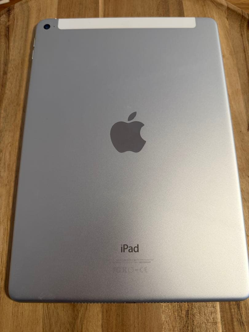 【美品】Apple iPad Air2 Wi-Fi + Cellularシルバー