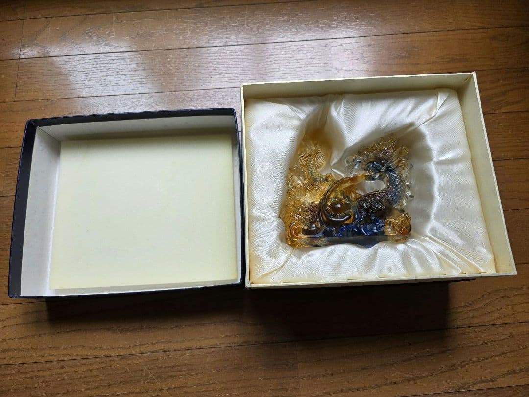 瑠璃ガラス製　龍　5本爪　置物 綺麗　開運　龍神