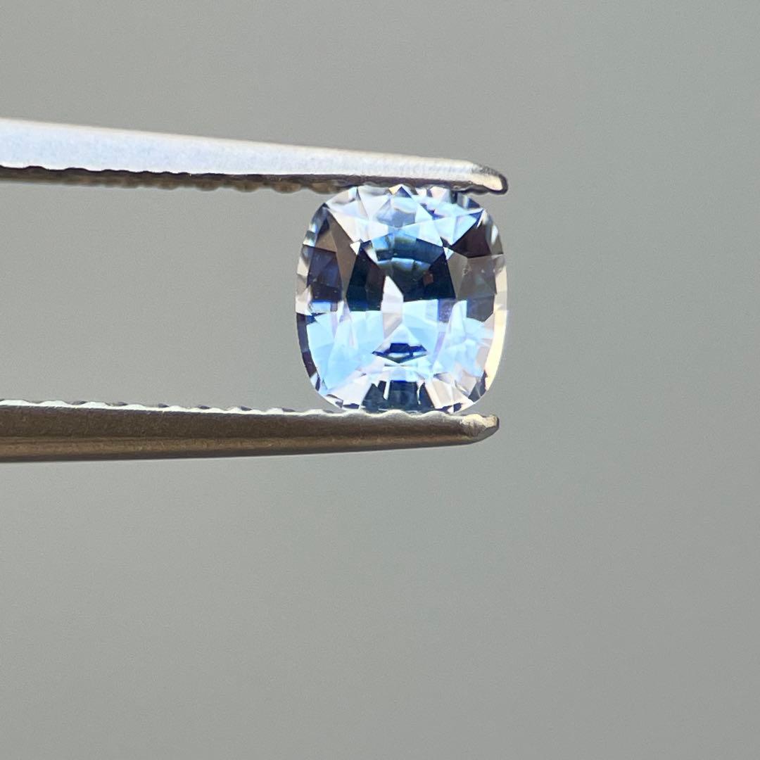 スリランカ産非加熱天然ライトブルーサファイアルース