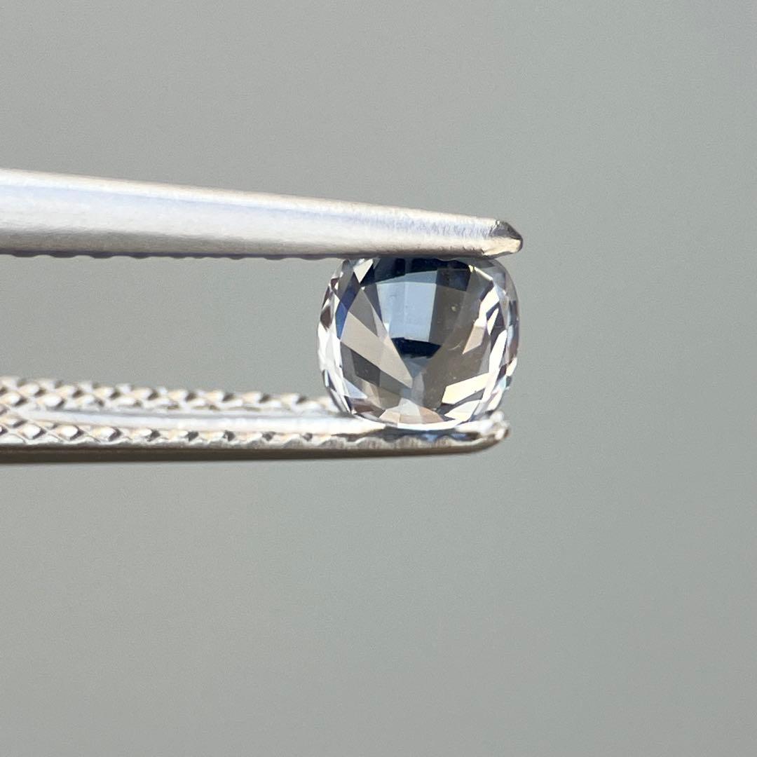 スリランカ産非加熱天然ライトブルーサファイアルース