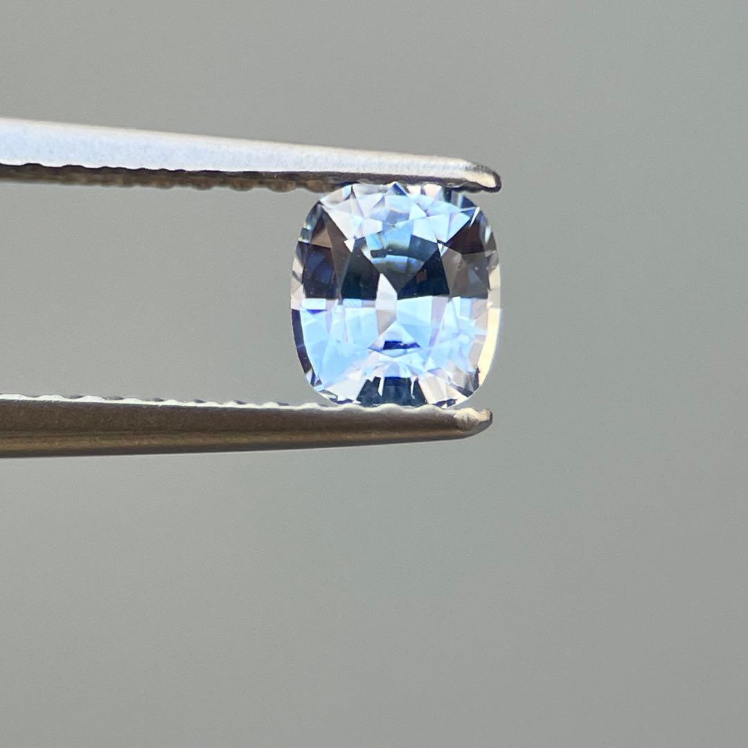 スリランカ産非加熱天然ライトブルーサファイアルース