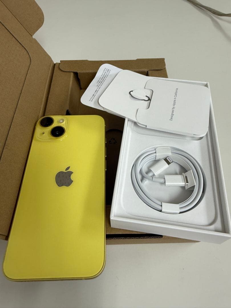 iPhone14 イエロー　512GB 中古　⭐︎ピン　未使用ケーブル付き