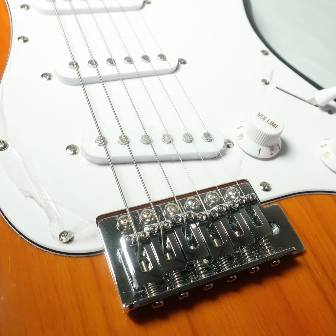 ほぼ未使用 PHOTOGENIC ストラトキャスター エレキギター ブラウン