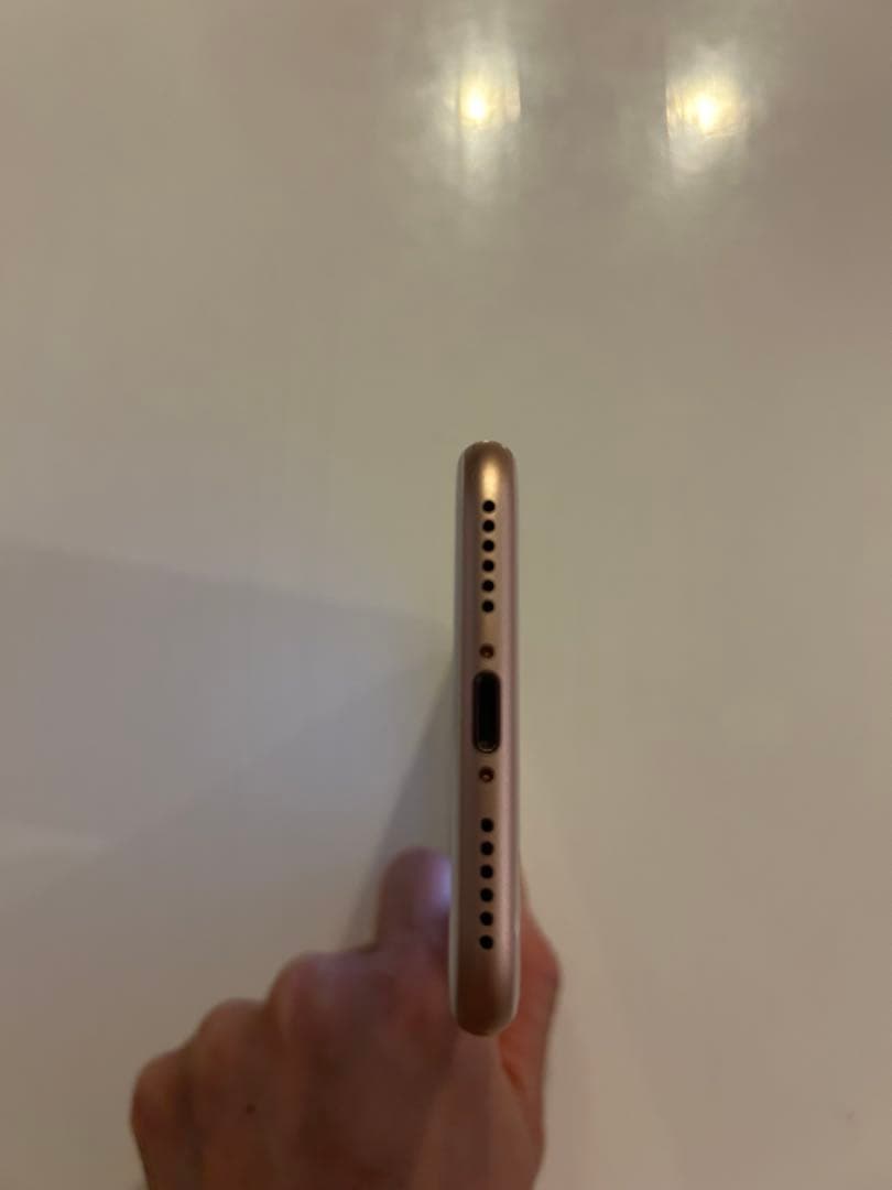 iPhone8 64GB ピンクゴールドSIMフリー バッテリー84% 傷あり