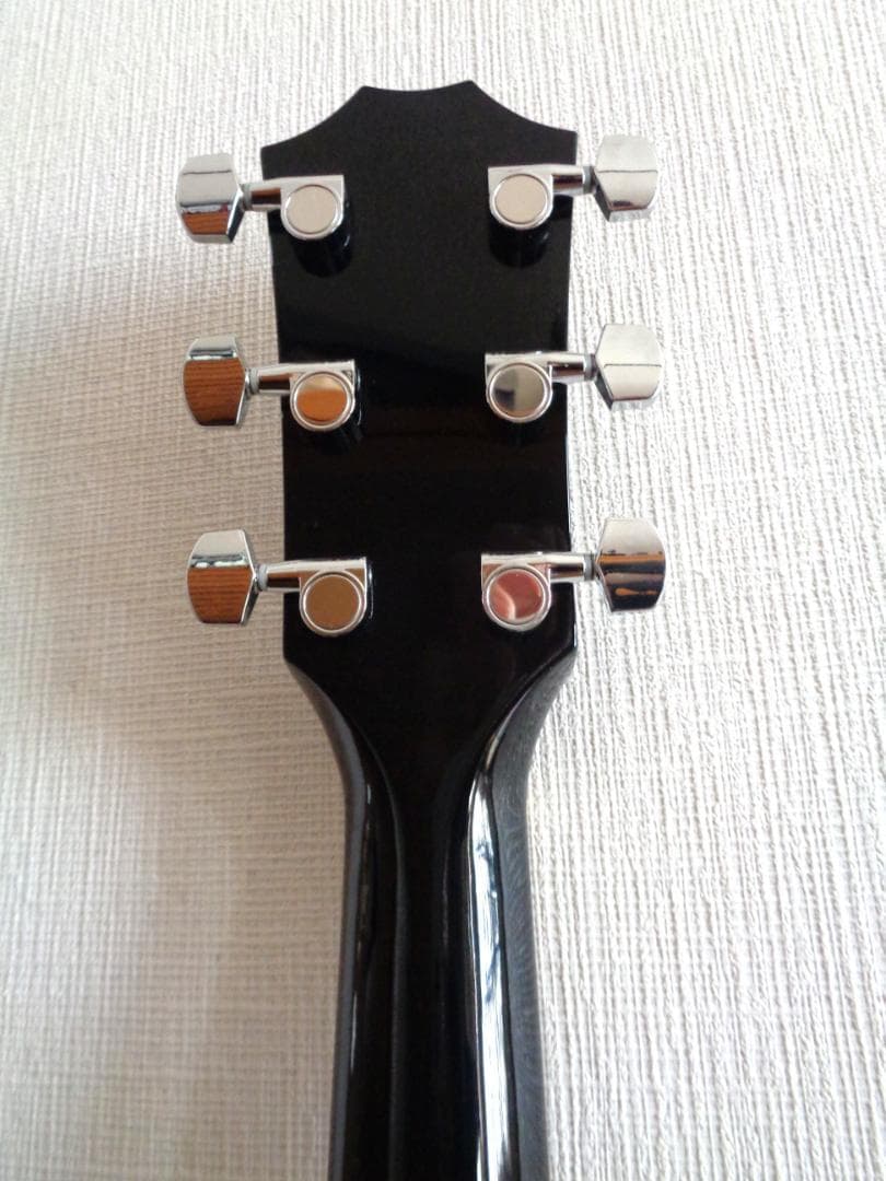 Taylor 214ce-BLK DLX　ほぼ未使用の超美品 テイラー　エレアコ