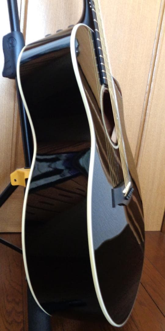 Taylor 214ce-BLK DLX　ほぼ未使用の超美品 テイラー　エレアコ