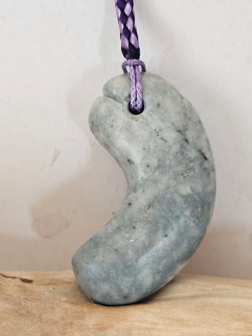 糸魚川　青蛇 翡翠勾玉