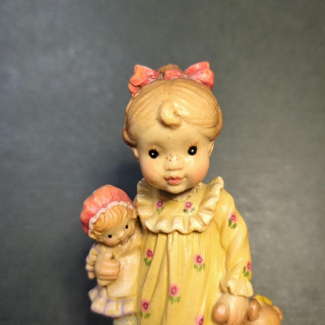 アンリ人形　木彫り人形　タイトル「Nightie Night」（おやすみなさい）