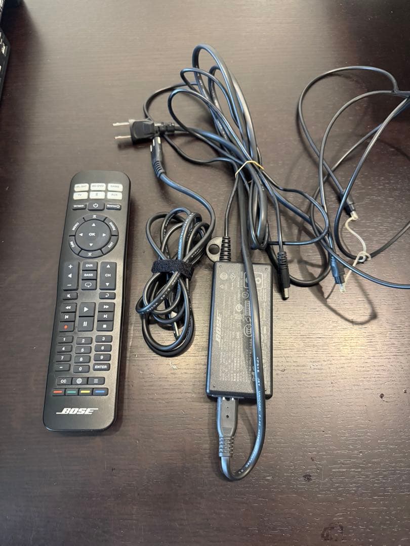 Bose solo5 サウンドバー 本体とリモコン付き