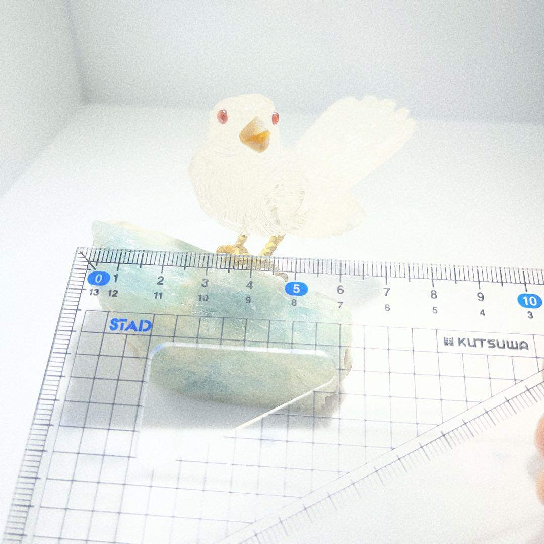 鳥の彫刻　水晶の鳥台アクアマリン NO25-2360