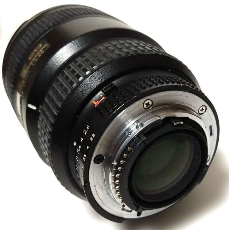 Nikon AF-S 17-35mm 1:2.8D ED IF φ77