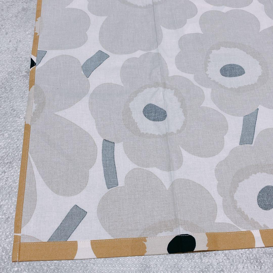 marimekko マリメッコ　花柄エプロン ウニッコホワイトベージュ　コットン