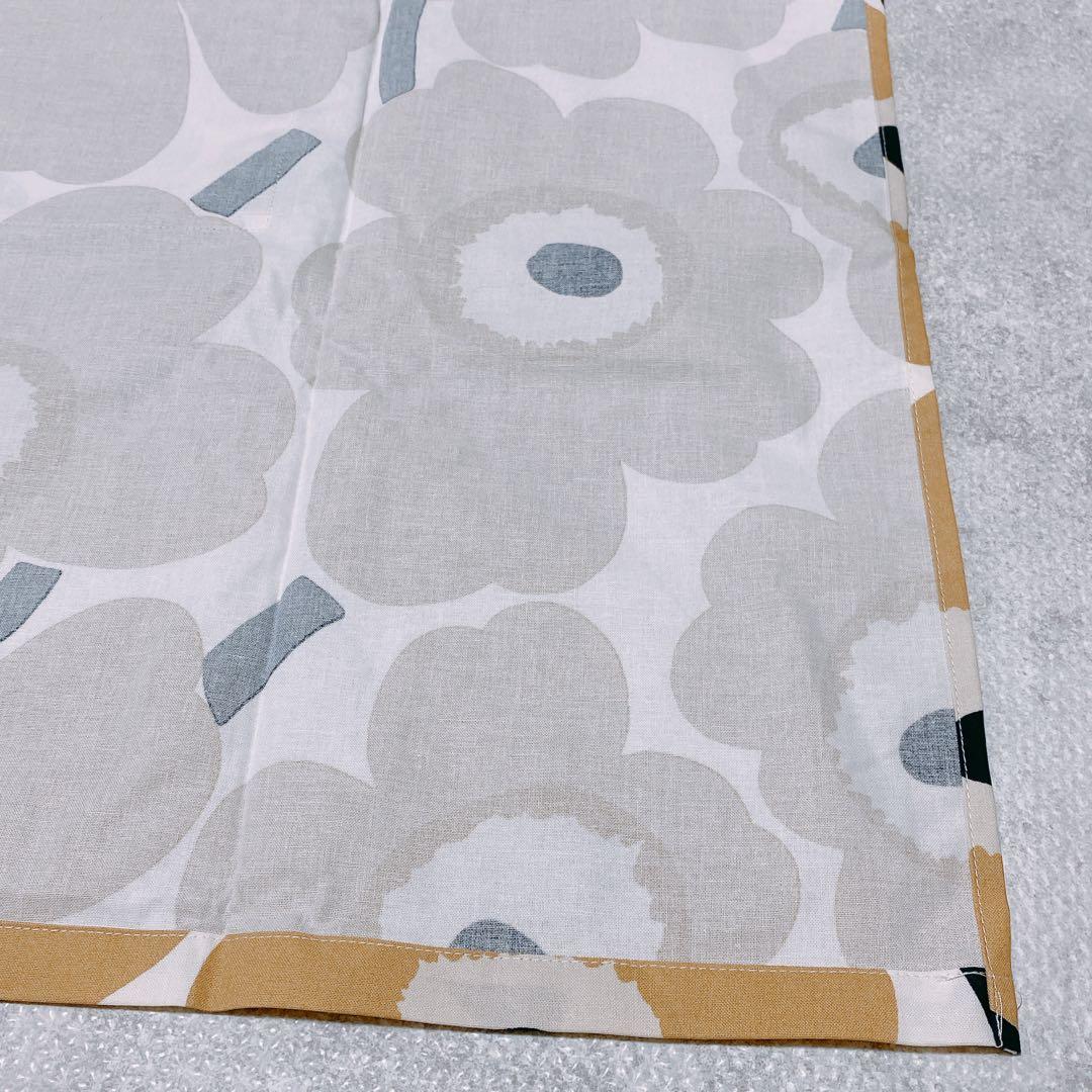 marimekko マリメッコ　花柄エプロン ウニッコホワイトベージュ　コットン