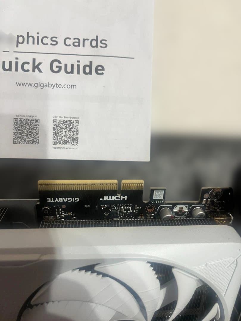 グラフィックボード・グラボ・ビデオカード GIGABYTE RTX5060 Ti EAGLE OC ICE 16G