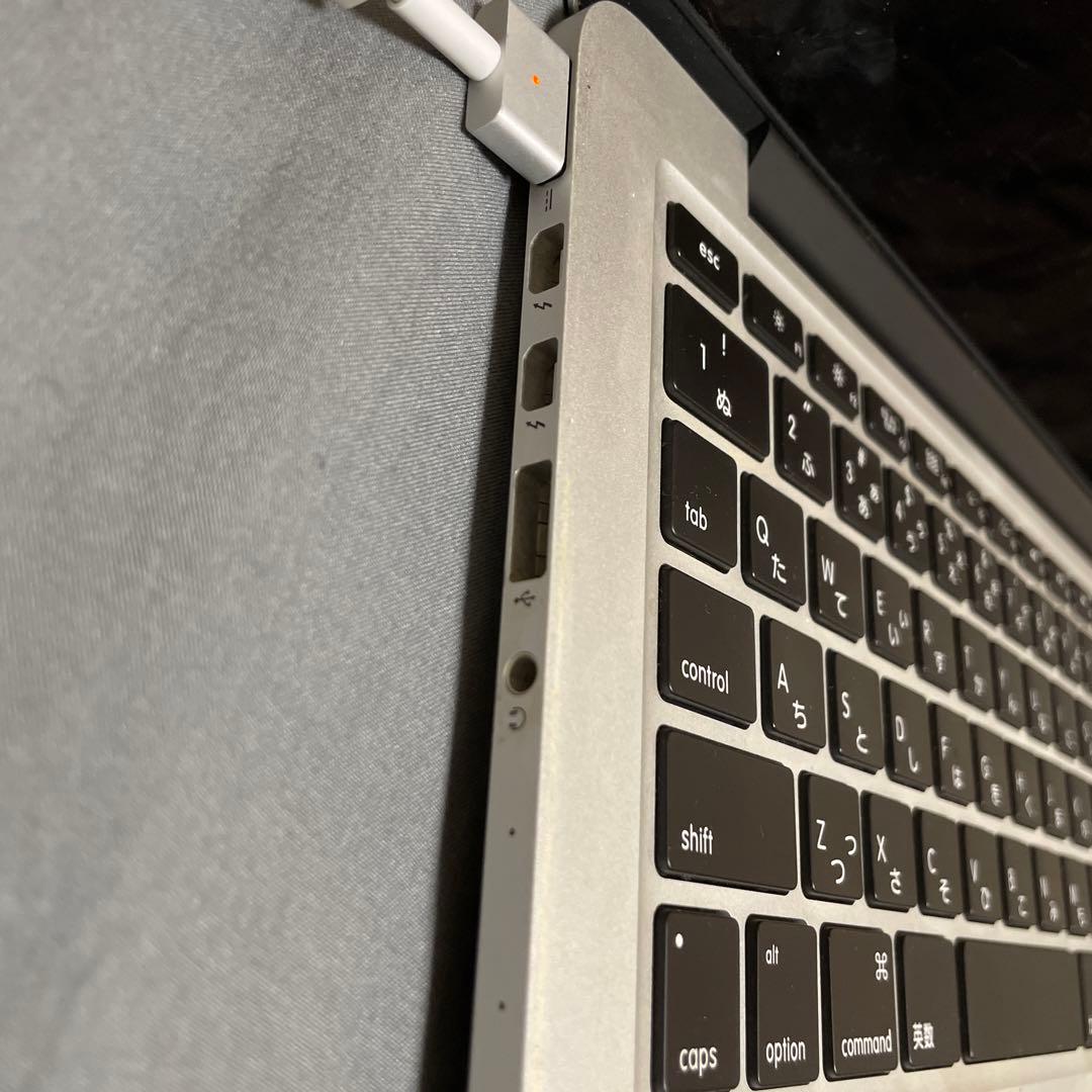 MacBook Pro シルバー ステッカー付き　箱無し