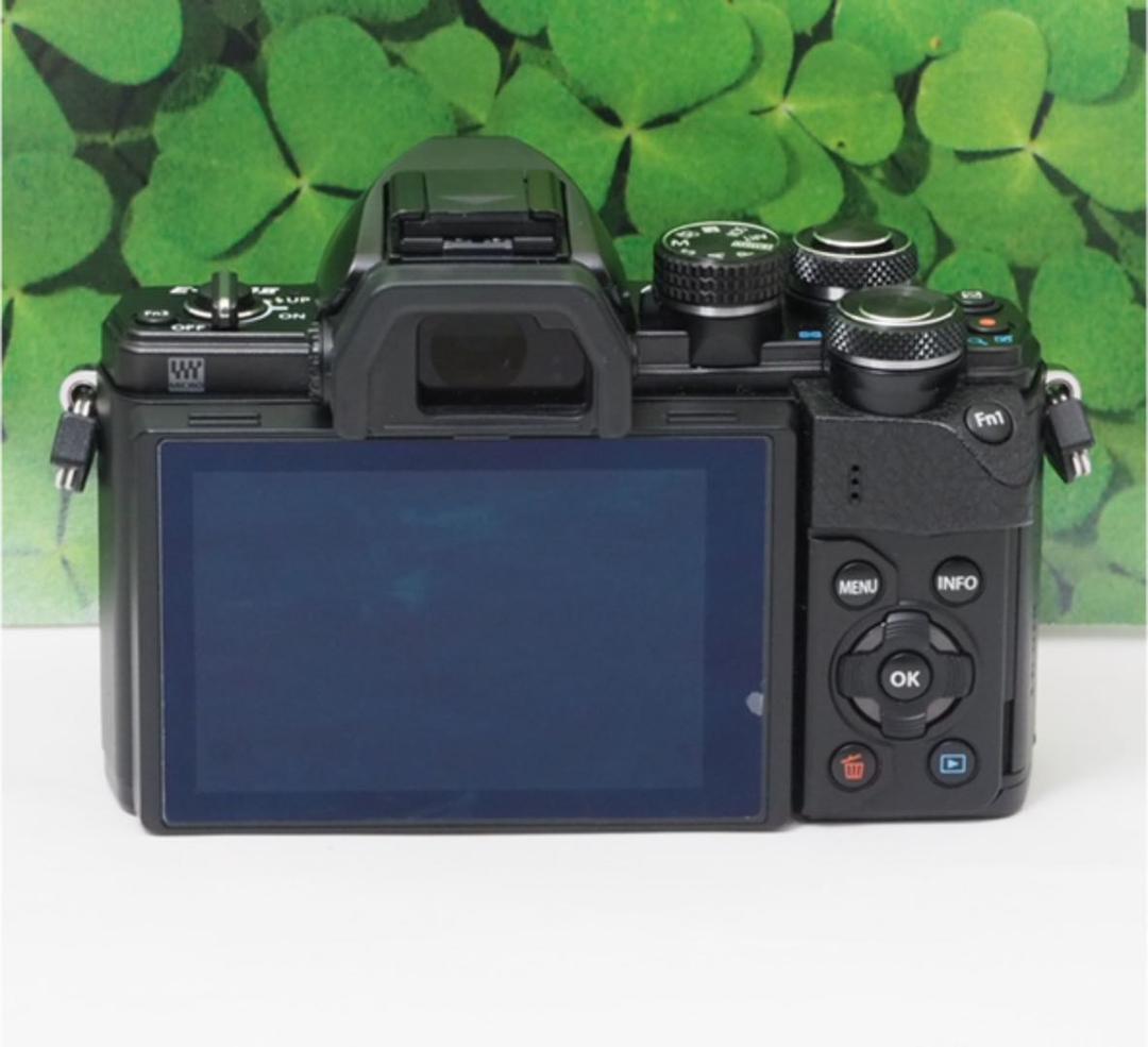 【美品】Wi-Fi＆高速連写OM-D E-M10 Mark II ⭐️望遠レンズ