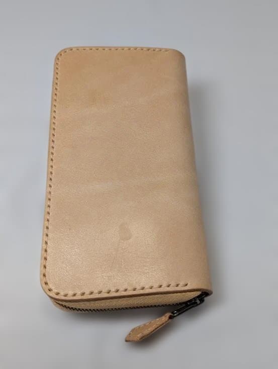 台形ラウンドファスナーウォレット サドルレザースタンダード【マット ナチュラル】