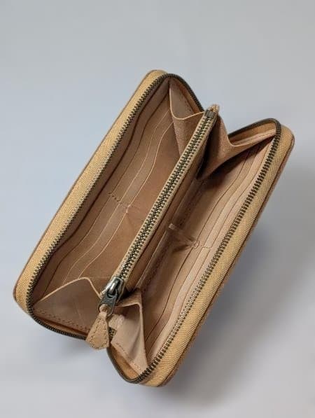 台形ラウンドファスナーウォレット サドルレザースタンダード【マット ナチュラル】