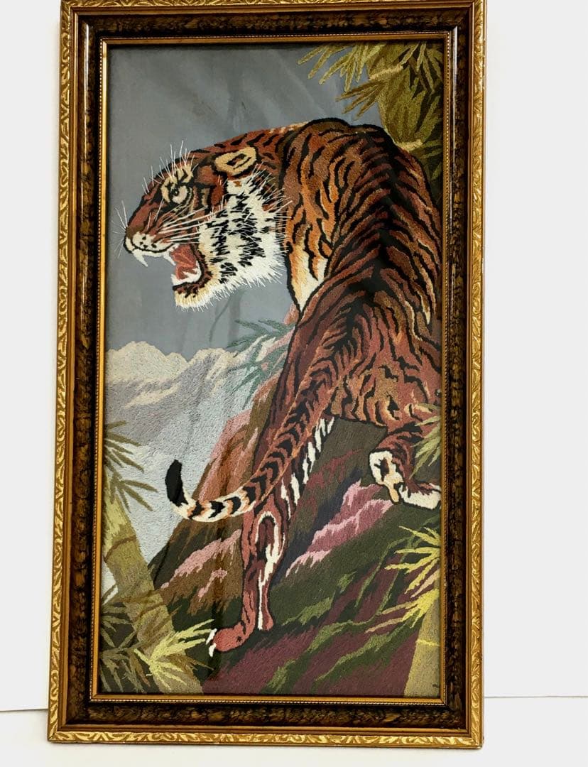 刺繍絵画　刺繍絵　虎　アンティーク　昭和レトロ　美術品