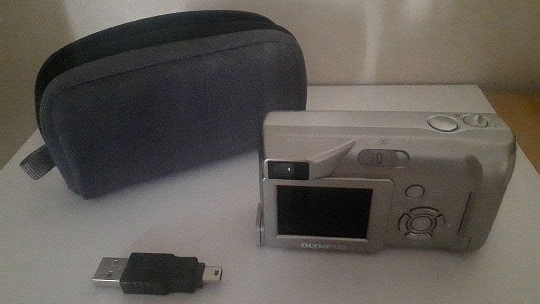 デジカメ　オリンパス　 CAMEDIA X-100　【動作確認済／説明書等付】