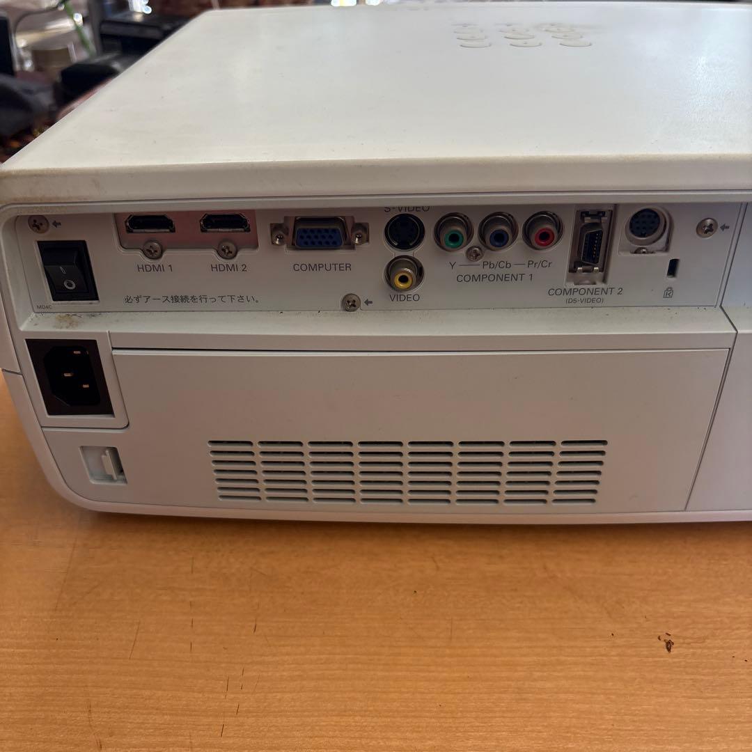 SANYO LP-Z2000 プロジェクター本体のみ