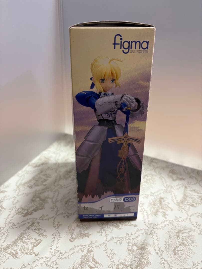 figma Fate/staynightセイバー甲冑Verフィギュア
