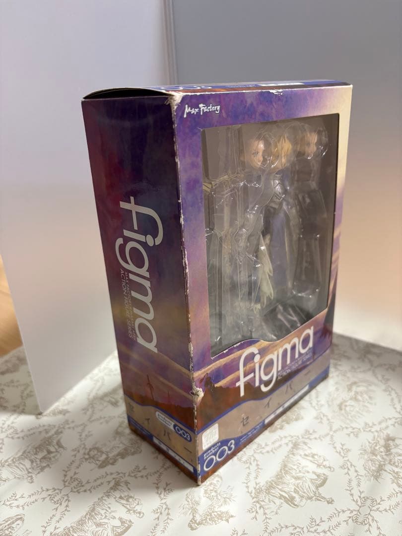 figma Fate/staynightセイバー甲冑Verフィギュア