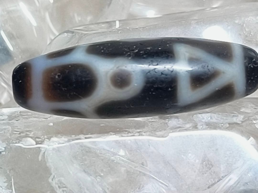 チベットジービーズ・西蔵天珠 至純天珠 馬蹄紋 希少歓喜仏天珠