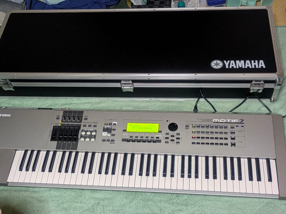 YAMAHA ヤマハ MOTIF7 シンセサイザー 76鍵 ハードケース付き