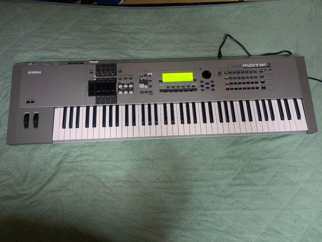 YAMAHA ヤマハ MOTIF7 シンセサイザー 76鍵 ハードケース付き