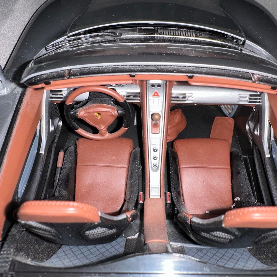 TAMIYA タミヤ　PORSCHE Carrera GT