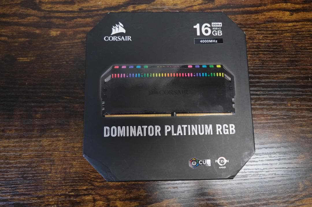メモリー CORSAIR DOMINATOR 16GB DDR4 4000MHz