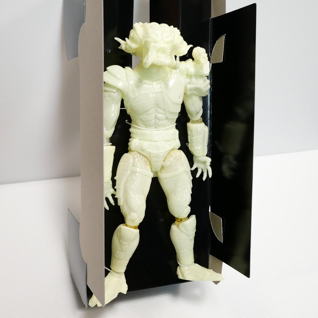 RAH エイリアン（B.C.）／プレデター（グロー）（メディコムトイ製）