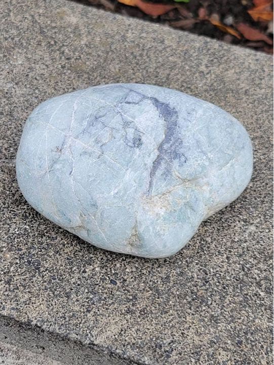 【海石】糸魚川　翡翠　原石　389g