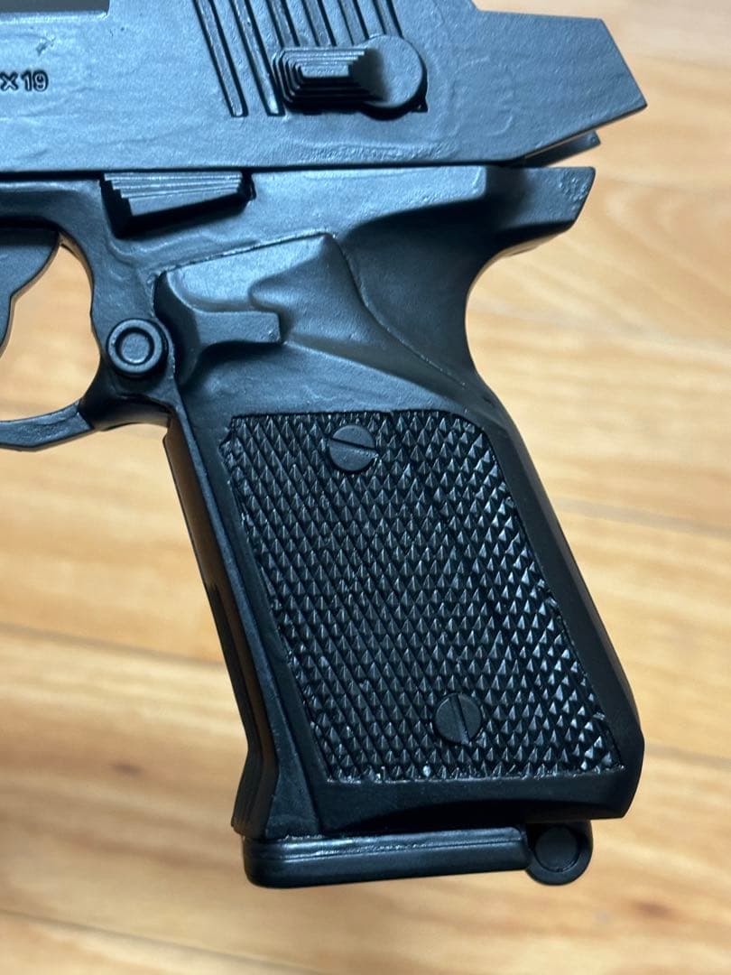 大日本技研 1/1 機動戦士ガンダム 地球連邦軍制式拳銃 M71A1 完全無可動