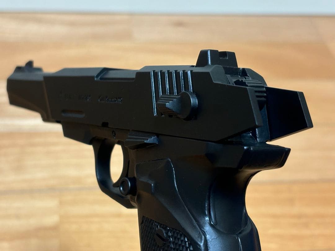 大日本技研 1/1 機動戦士ガンダム 地球連邦軍制式拳銃 M71A1 完全無可動