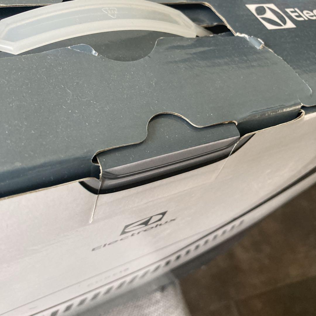 未開封　エレクトロラックス　PI81-4SWP　Pure i8　ロボット掃除機