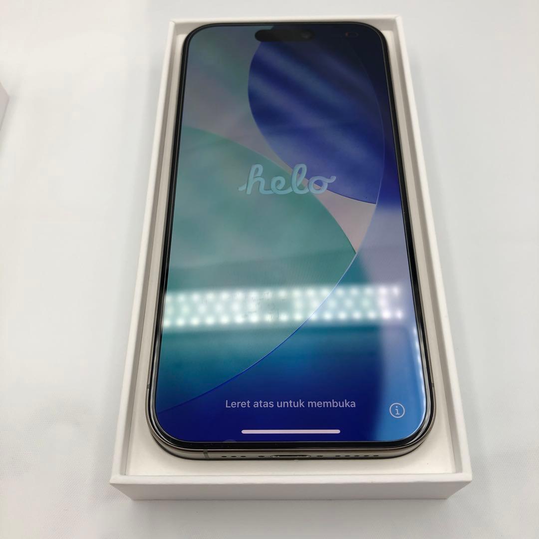 完品 Apple iPhone 15 Pro 128GB ナチュラルチタニウム