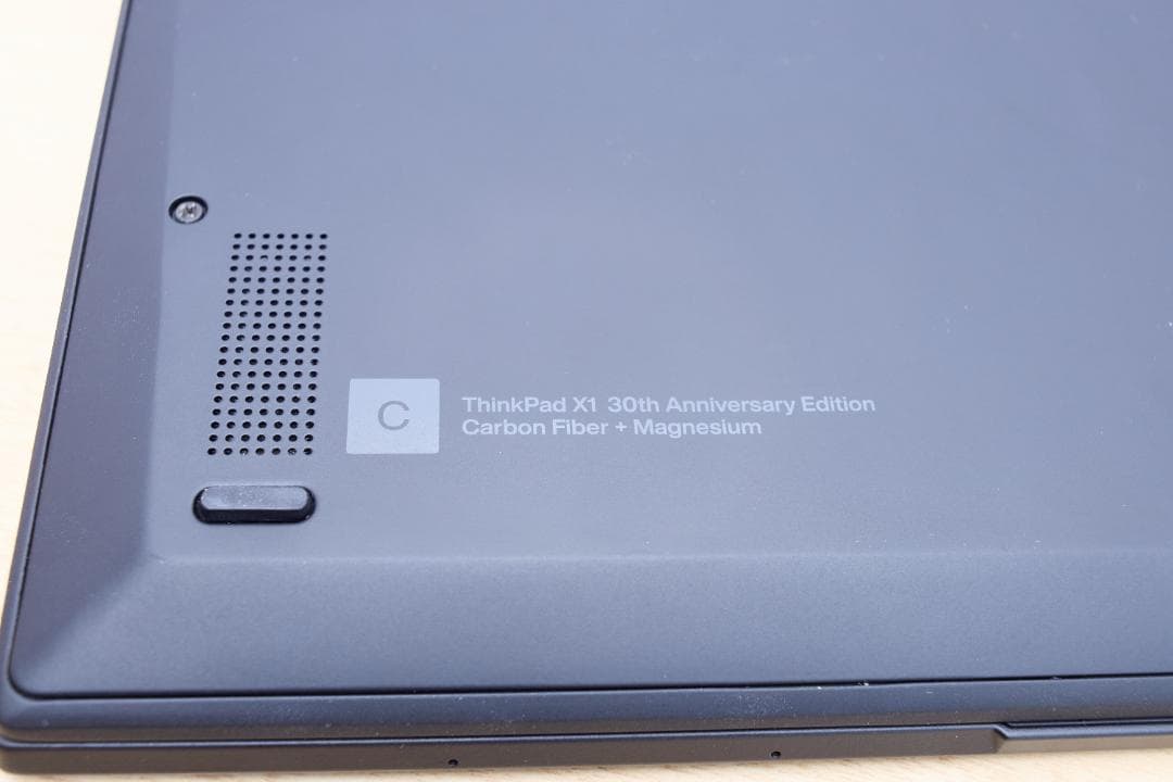 【美品】ThinkPad X1 Carbon Gen 10 30周年記念限定版